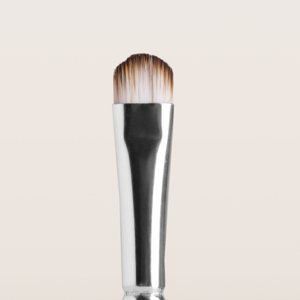 06-Double Duty Small Flat Brush & Fluppy Blending Brush
